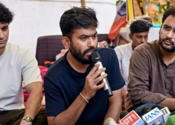 শিক্ষামন্ত্রীর পদত্যাগেও থামছে না আন্দোলন, সামনে এলো বিক্ষোভকারীদের ৩ নতুন দাবি