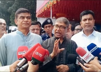 রংপুরে জুলাই বিপ্লবের শহীদদের স্মরণে পুষ্পস্তবক অর্পণ