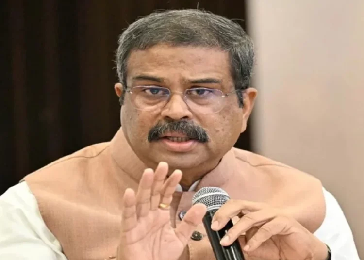 আন্দোলন শুরুর দিনেই পদ ছাড়তে চেয়েছিলেন ধর্মেন্দ্র প্রধান