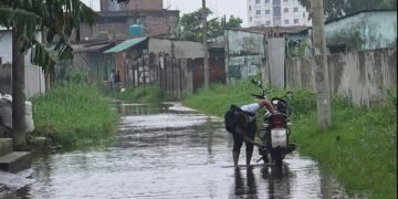 টানা বৃষ্টিতে তলিয়ে গেছে নারায়ণগঞ্জ