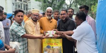 শ্রীপুরে ১২০০ কৃষকের মাঝে বিনামূল্যে বীজ ও সার বিতরণ