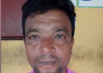 নড়াইলের পল্লীতে ইউপি সদস্যকে কুপিয়ে খুন
