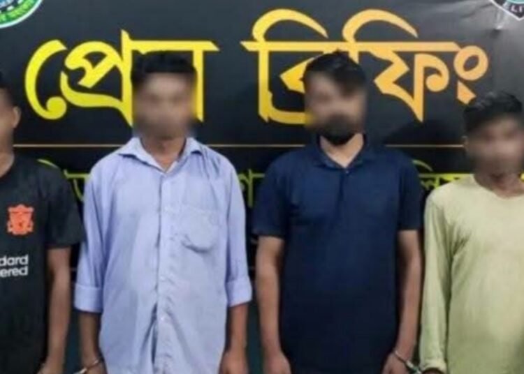 রবিরবাজারে অনলাইন জুয়ার আসরে র‍্যাবের অভিযান,আটক ৪