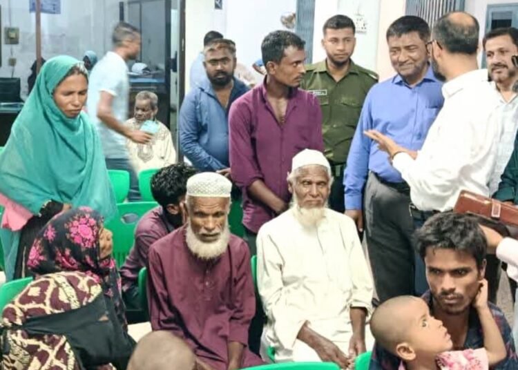 মৌলভীবাজারে ১১ দৃষ্টিপ্রতিবন্ধীর চিকিৎসার দায়িত্ব নিল জেলা প্রশাসন