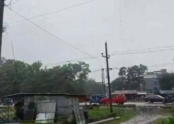 সুনামগঞ্জে মুষলধারে বৃষ্টিপাত: বাড়ছে নদ-নদীর পানি, সতর্কতা প্রদান
