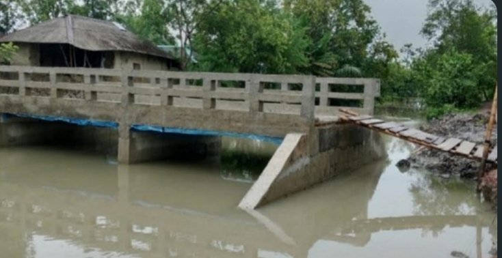 সাতক্ষীরার শ্যামনগরে ৩৩ লাখ টাকার সেতু নামে আছে, কাজে নাই !