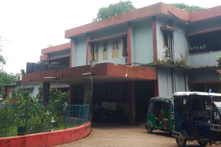 জনবল সংকট ও চরম অব্যবস্থাপনায় শ্রীমঙ্গল হাসপাতাল