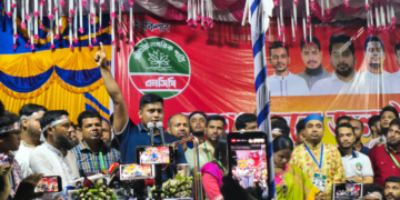 আমরা চেয়েছিলাম ভাঙ্গা বাসের সংস্কার, কিন্তু হয়েছে ড্রাইভারের সংস্কার: হাসনাত আব্দুল্লাহ