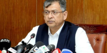 আইনশৃঙ্খলা বাহিনীকে জনবান্ধব করতে ‘পুরস্কার ও তিরস্কার’ নীতি অব্যাহত থাকবে: স্বরাষ্ট্রমন্ত্রী