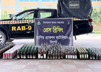 সিলেটে ৮৮২ বোতল বিদেশি মদসহ গ্রেপ্তার ২