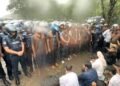 এবার এনসিপির গাড়িবহর 
আটকে দিল পুলিশ