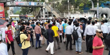 শিক্ষা মন্ত্রণালয়ের উদ্দেশে যাত্রা শুরু করেছে শিক্ষার্থীরা
