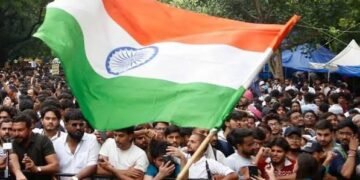 আন্দোলন প্রত্যাহার করল ককরোচ জনতা পার্টি