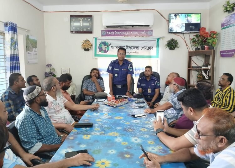 শ্যামনগর উপজেলা প্রেসক্লাবের সাংবাদিকদের সাথে নবাগত ওসির মতবিনিময়