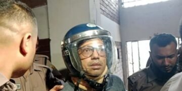 কারাগারে পরিবার ও আইনজীবীদের সঙ্গে বিশেষ সাক্ষাতের অনুমতি চাইলেন পলক