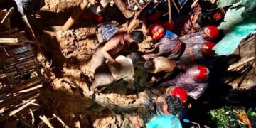 কক্সবাজারে টানা ভারী বৃষ্টিপাত, পাহাড়ধস ও মাটি চাপায় ৯ জনের মৃত্যু