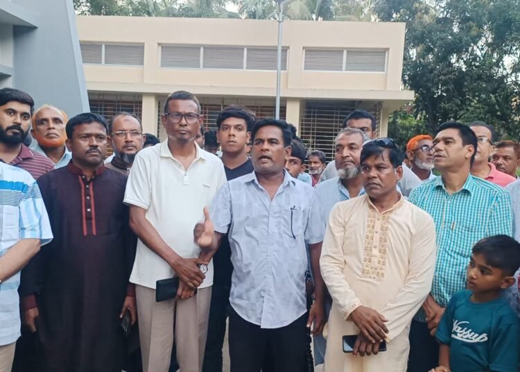 ময়মনসিংহের মুক্তাগাছা উপজেলা প্রশাসনের উদ্যোগে বিশেষ পরিচ্ছন্নতা ও মশক নিধন অভিযান পরিচালিত হয়েছে।