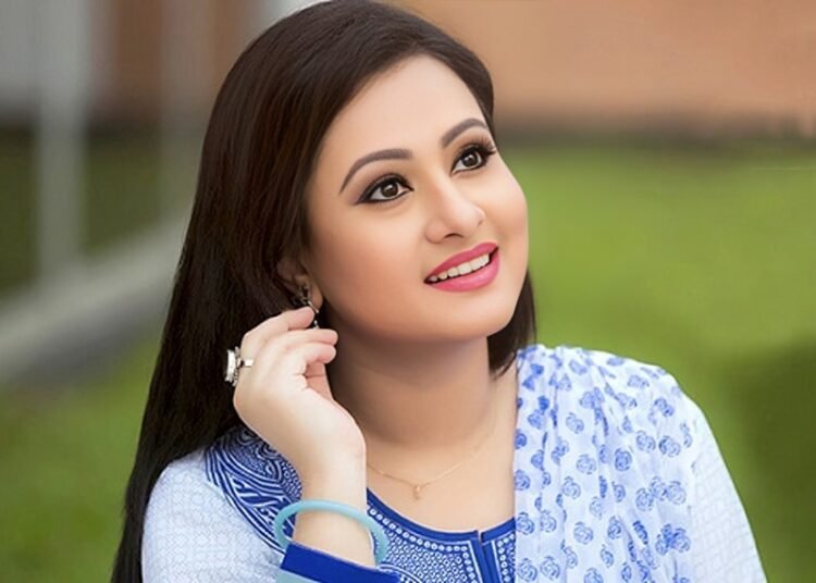 আজ পূর্ণিমার জন্মদিন
