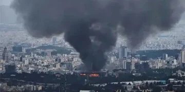 কাতারের মার্কিন ঘাঁটিতে ইরানের হামলার দাবি