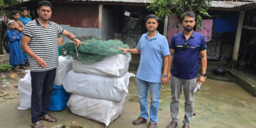 কুড়িগ্রামে নিষিদ্ধ চায়না জালের গুদামে পুলিশের হানা, জব্দ ৪২টি জাল