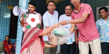 চট্টগ্রামের সাতকানিয়ায় বানভাসি মানুষের পাশে সীবলি ফাউন্ডেশন