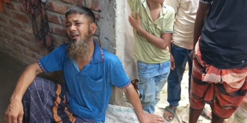 ছেলের মৃত্যুতে শোকে ভেঙে পড়েছেন বাকপ্রতিবন্ধী কিশোর মারুফের বাবা
