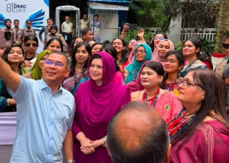 ঢামেকের গৌরবের ৮০ বছর, উৎসবের ফ্রেমে প্রধানমন্ত্রীর সেলফি