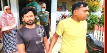 নওগাঁয় হসপিটালের ভিতরে স্ত্রীকে প্রকাশ্যে ছুরিকাঘাতে হত্যা
