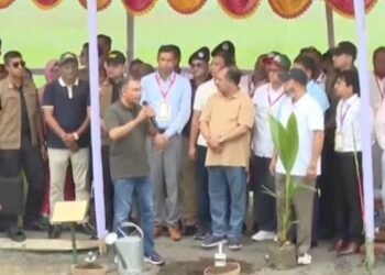 বরিশালে পৌঁছেছেন প্রধানমন্ত্রী তারেক রহমান