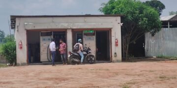 বাংলাদেশ পেট্রোলিয়াম করপোরেশনের অনুমতি ছাড়াই চলছে মিনি পেট্রোল পাম্প