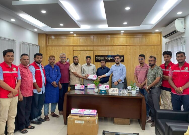 বাংলাদেশ রেড ক্রিসেন্ট সোসাইটি পক্ষ থেকে সিলেটের জন্য ডেঙ্গু কীট হস্তান্তর