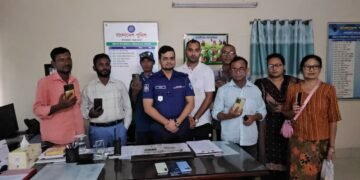 বান্দরবানে হারিয়ে যাওয়া ১০টি মোবাইল ফোন উদ্ধার করে প্রকৃত মালিকদের কাছে হস্তান্তর