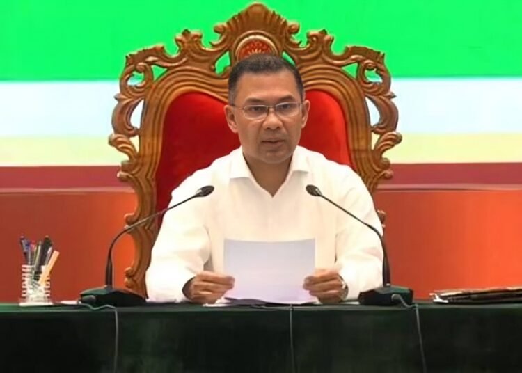 বেতনের ১০ শতাংশ সরকারি কোষাগারে ফেরত দিচ্ছেন প্রধানমন্ত্রী