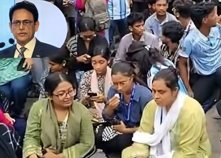 শিক্ষামন্ত্রীর পদত্যাগের দাবিতে রাজধানীসহ সারাদেশ উত্তাল
