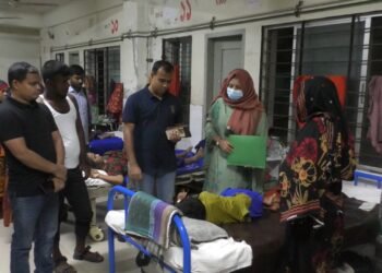 সাতক্ষীরায় ধর্ষণের শিকার শিশুর পাশে জেলা প্রশাসন, চিকিৎসার ব্যয় বহনের আশ্বাস