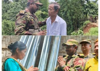 সেনাবাহিনীর কর্তৃক ভারীবর্ষণ ও পাহাড় ধ্বসে ক্ষতিগ্রস্ত পরিবারের মাঝে ত্রাণ বিতরণ