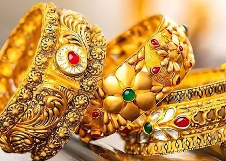 স্বর্ণের বাজারে বড় দরপতন