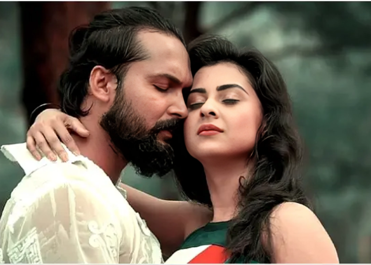 ‘ঢাকাইয়া দেবদাস’ দিয়ে ফিরছেন বুবলী