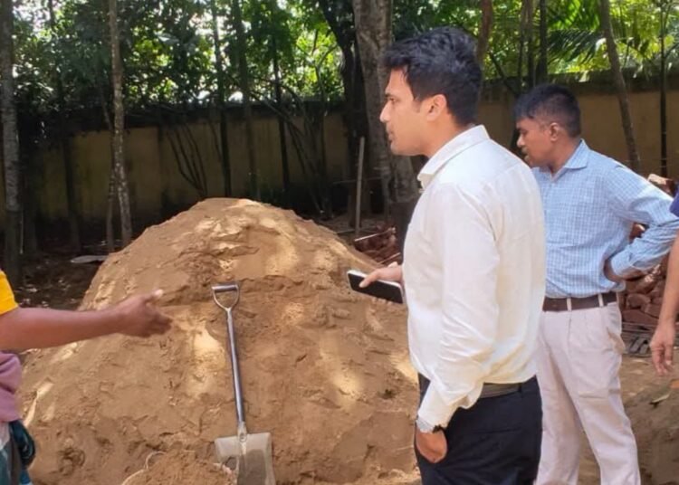 মনু নদীতে বালু সিন্ডিকেটের বিরুদ্ধে প্রশাসনের কঠোর অভিযান