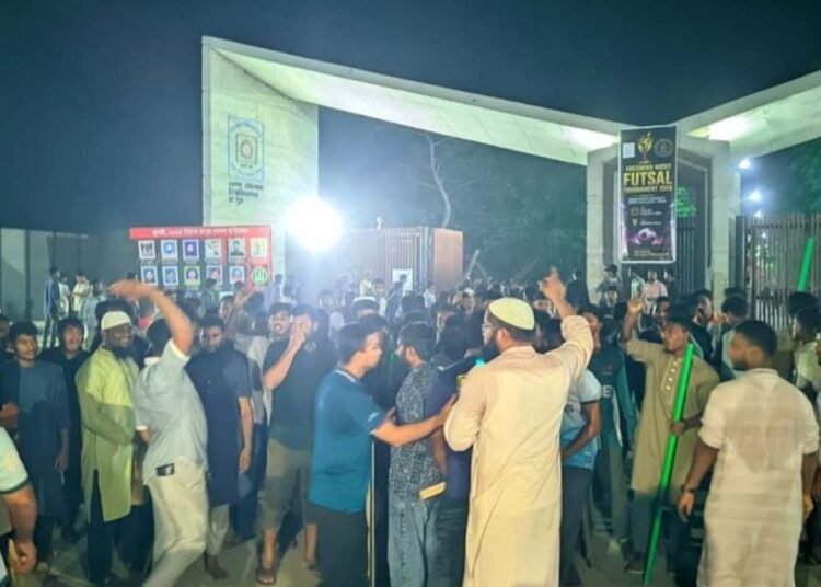 আলোকচিত্র প্রদর্শনীকে কেন্দ্র করে বেরোবিতে ছাত্রদল-শিবির সংঘর্ষ