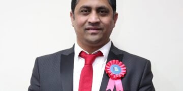 বিদেশে সন্তান, দেশে একা বাবা-মা—নিরাপদ আশ্রয় কি অপরাধ?