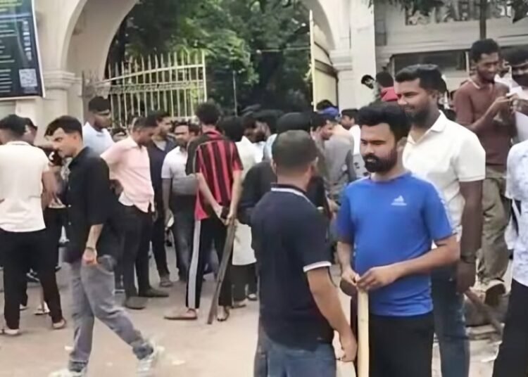 ঢাকা কলেজে ছাত্রশিবির ও ছাত্রদলের মধ্যে সংঘর্ষ