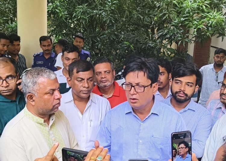 বাউফলে লোডশেডিং ও অতিরিক্ত বিলের প্রতিবাদে বিক্ষোভ 